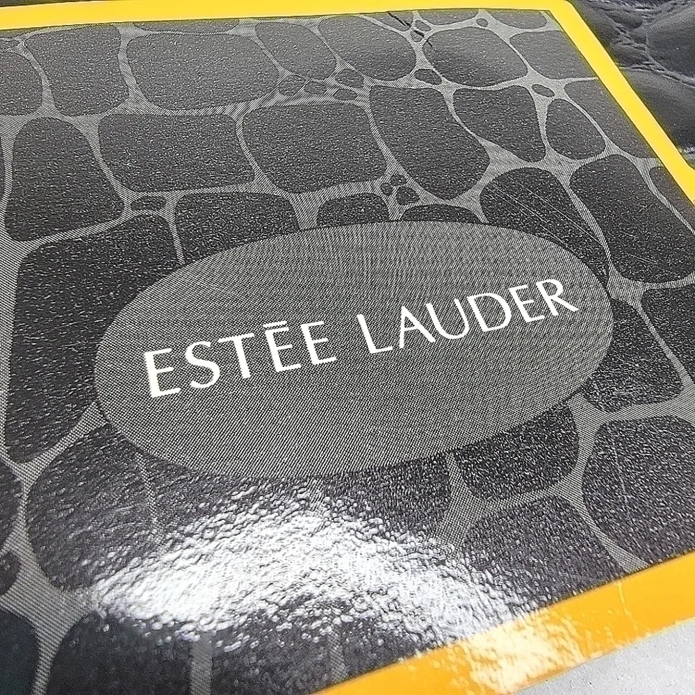 New Estee Lauder Women's Small Accessory Case Black Animal Print w/ Zipper - Picture 3 of 9